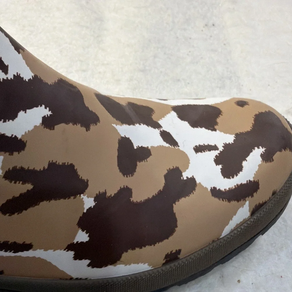 Simply Southern Women's Tan Camo Print Rain Boots Size 9 Brand New